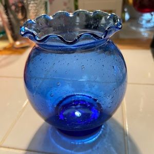 *******PRICE DROP*******Vintage wavy top round Indiana glass cobalt blue bowl.
